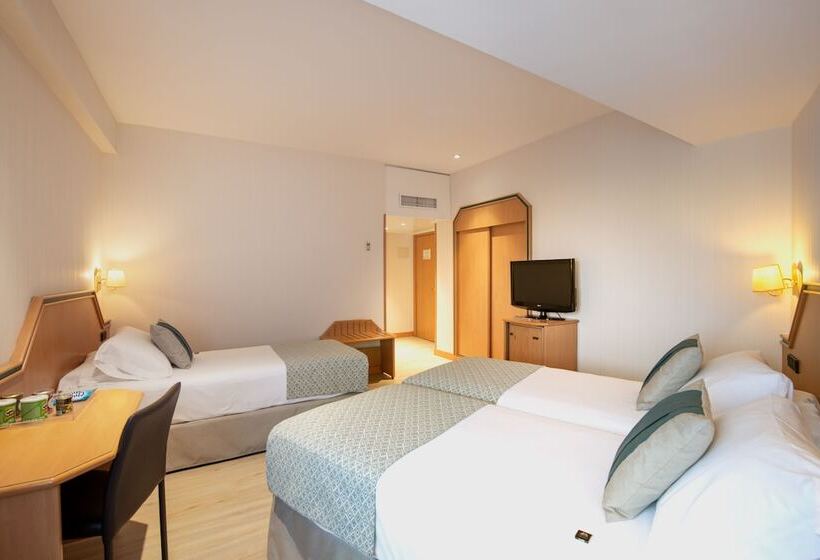 스탠다드 트리플 룸, Praga