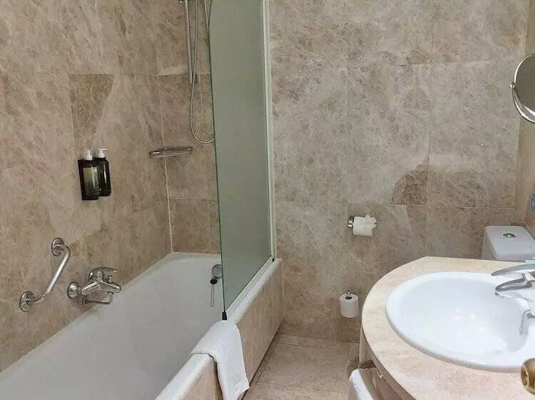 Quarto superior, Praga