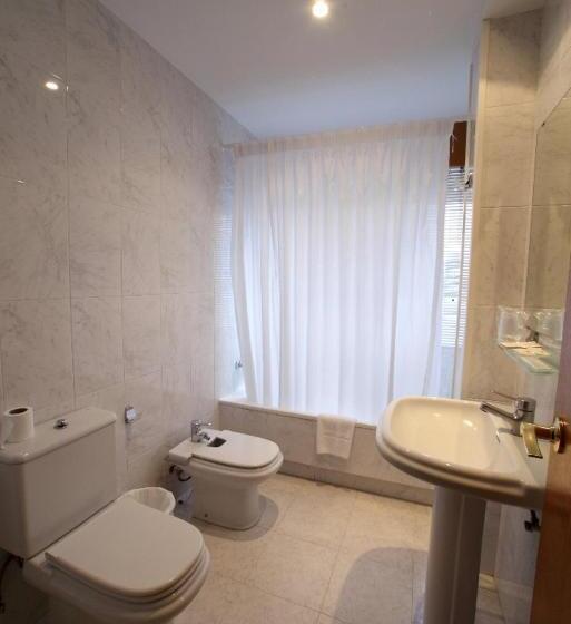 스탠다드 트리플 룸, Ramos