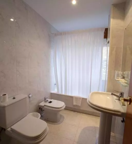 Quarto Triplo Standart, Ramos