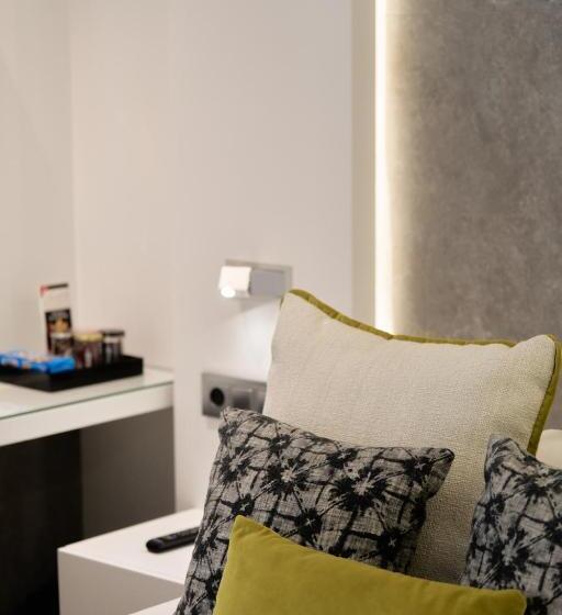 インサイドのシングルルーム, Regina