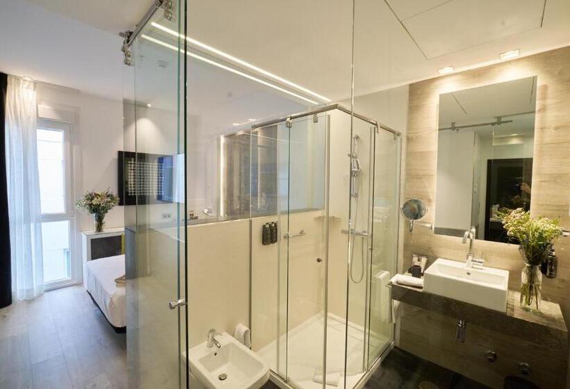 اتاق اینتریور یک تخته, Regina