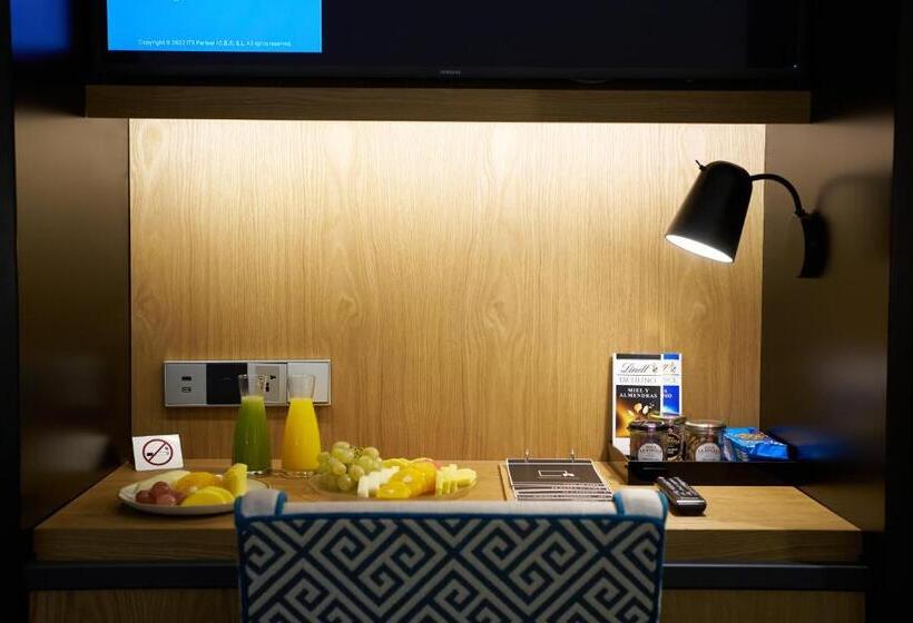 インサイドジュニアスイート, Regina