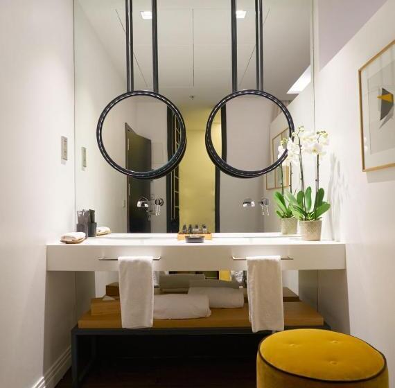 インサイドジュニアスイート, Regina