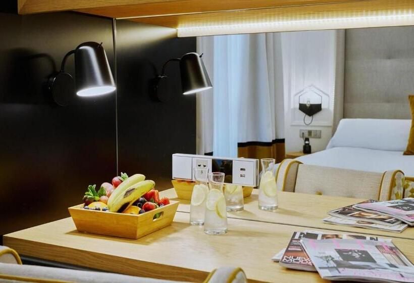 インサイドのスーペリアルーム, Regina