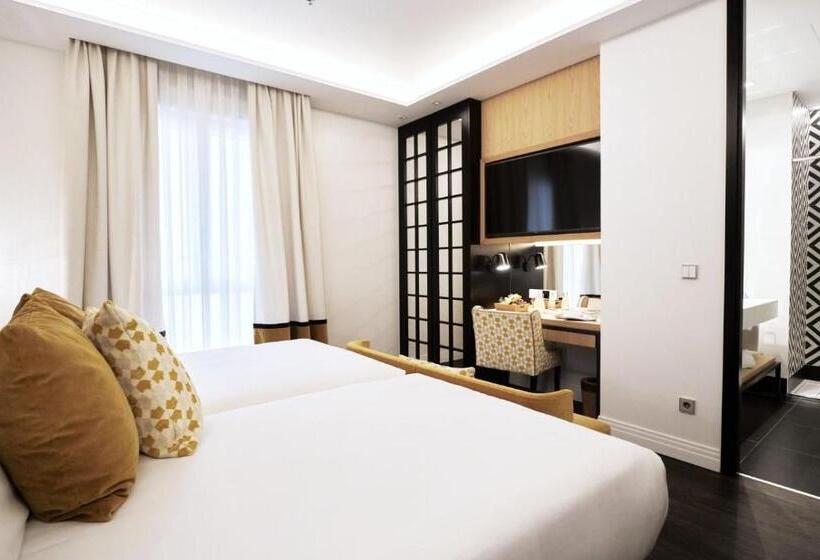 インサイドのスーペリアルーム, Regina