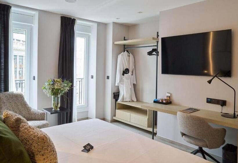 デラックスルーム, Regina