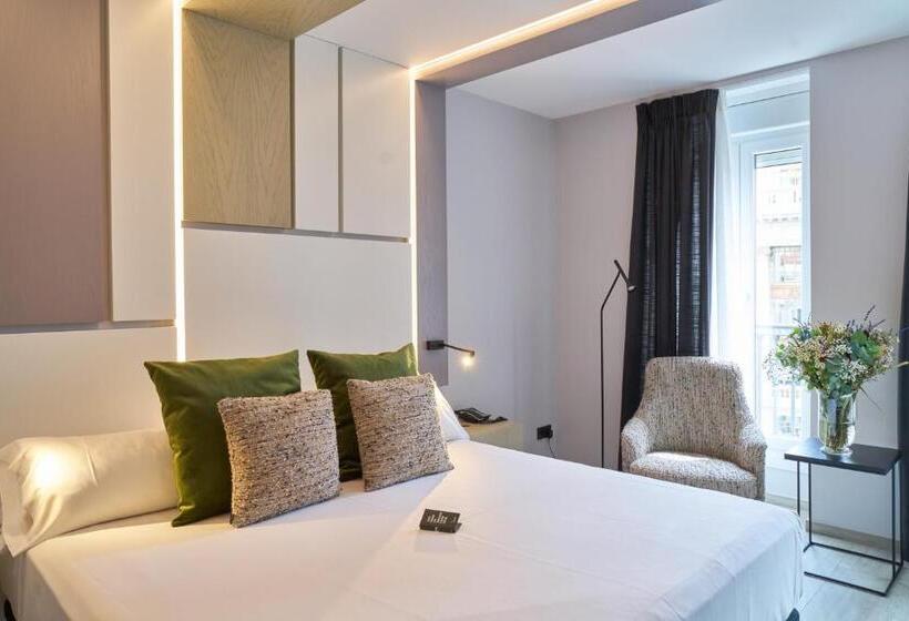 デラックスルーム, Regina