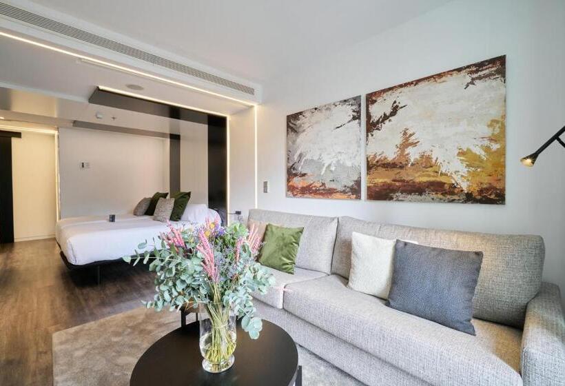 ジュニアスイート, Regina