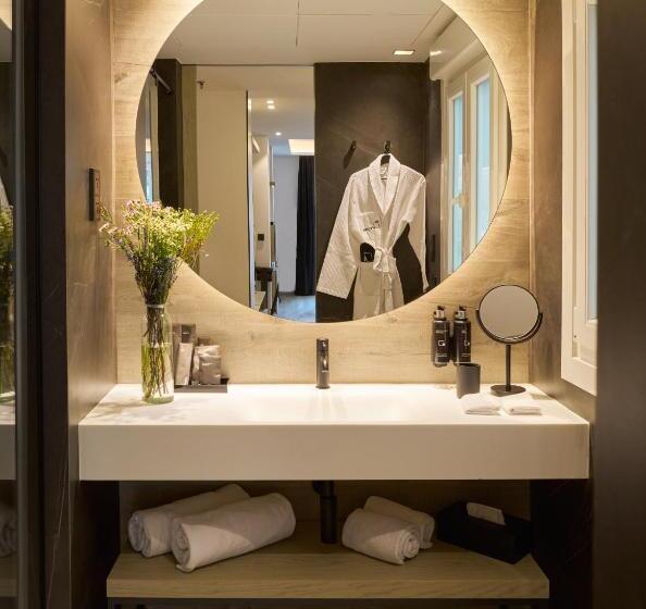 ジュニアスイート, Regina