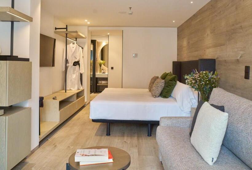 ジュニアスイート, Regina