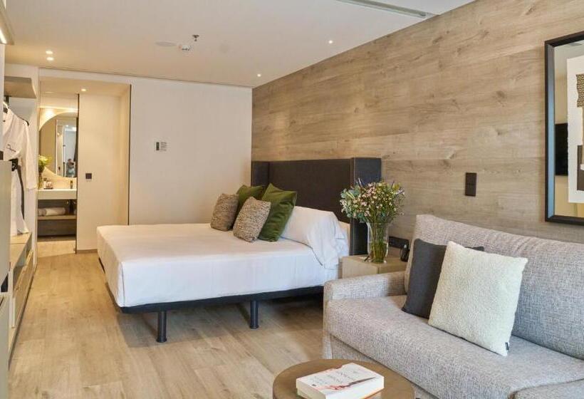 ジュニアスイート, Regina