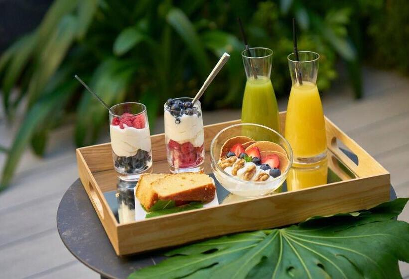 ペントハウスルーム, Regina