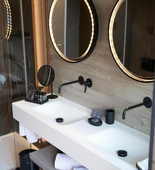 インサイドジュニアスイート, Regina