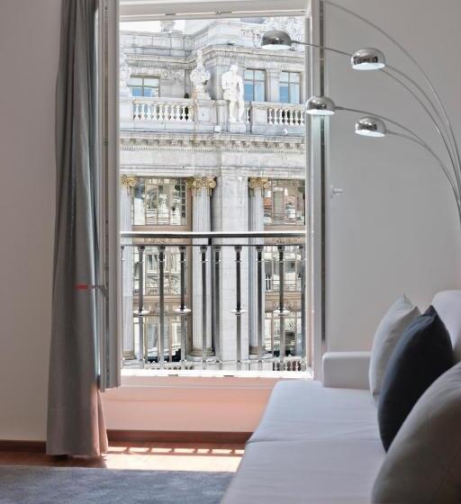 ジュニアスイート, Regina