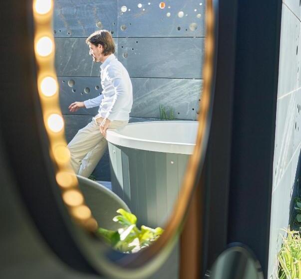 ペントハウスルーム, Regina