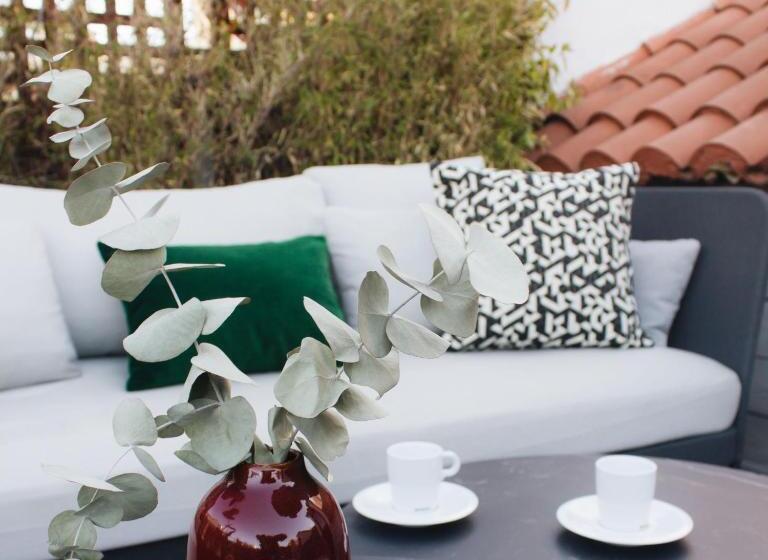 テラス付きデラックスルーム, Regina