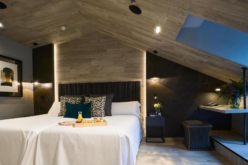 テラス付きデラックスルーム, Regina