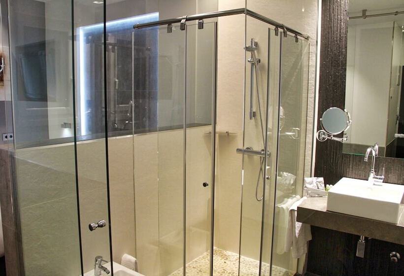 インサイドのシングルルーム, Regina