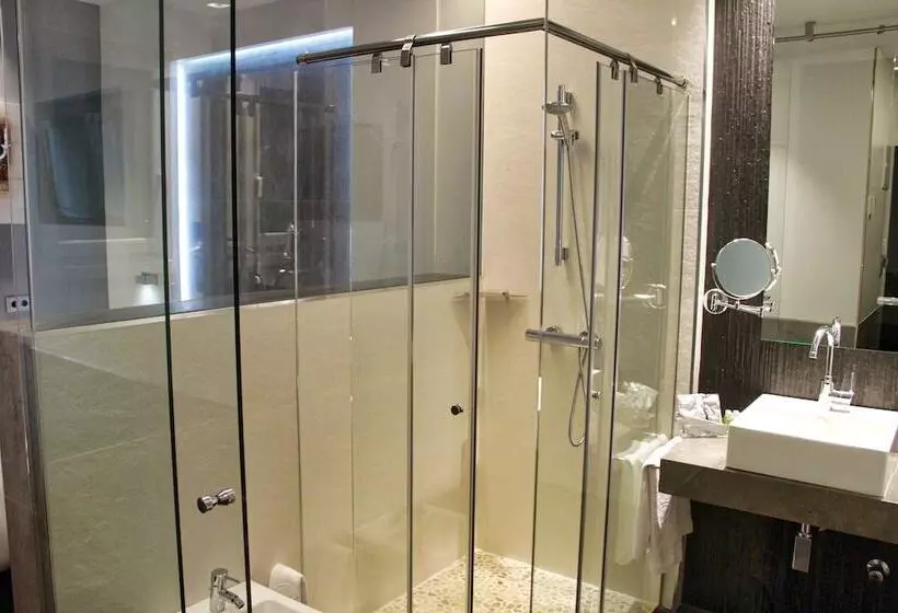 اتاق اینتریور یک تخته, Regina