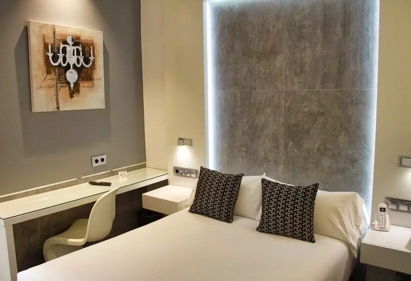 اتاق اینتریور یک تخته, Regina