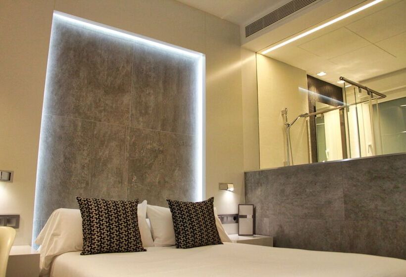 インサイドのシングルルーム, Regina