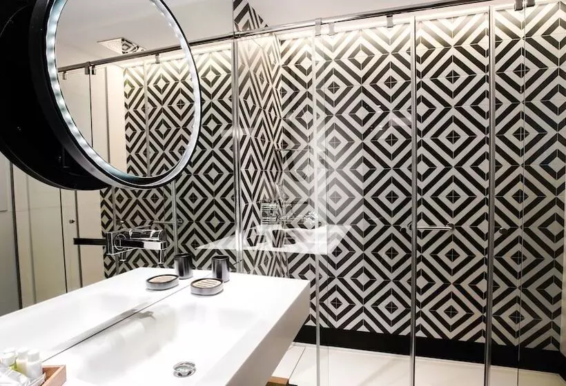 اتاق استاندارد اینتریور, Regina