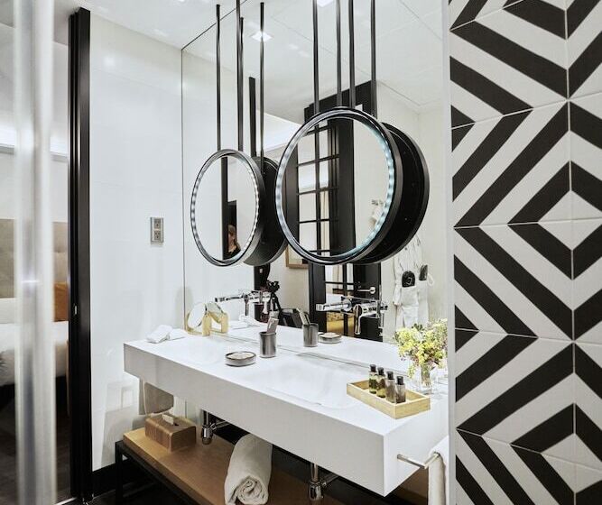 インサイドのスーペリアルーム, Regina