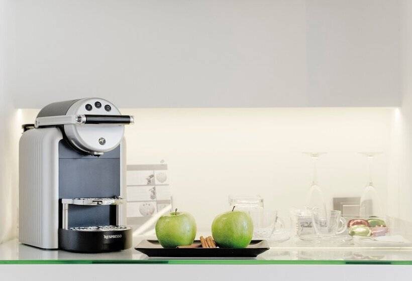 インサイドのスーペリアルーム, Regina