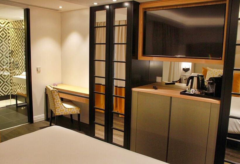 インサイドのスーペリアルーム, Regina