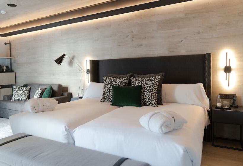 インサイドジュニアスイート, Regina