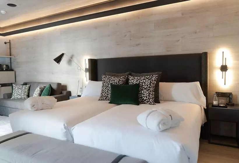 سوئیت جونیور اینتریور, Regina