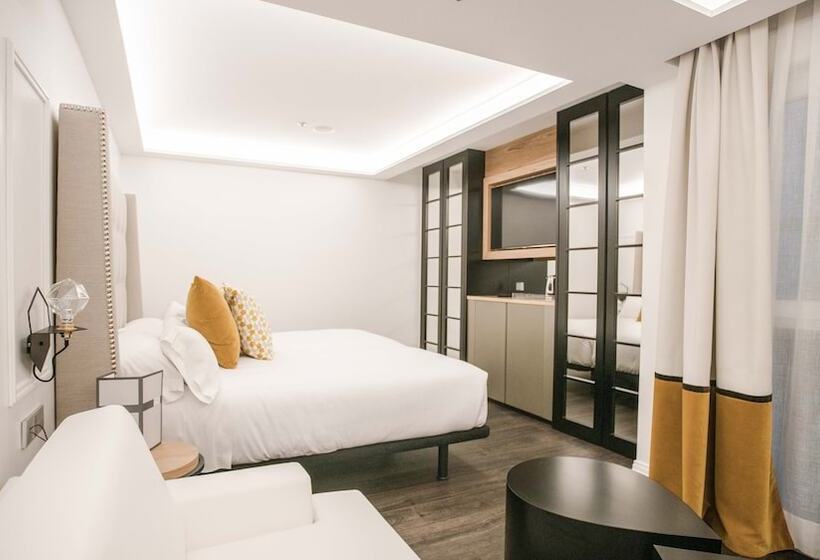 インサイドジュニアスイート, Regina