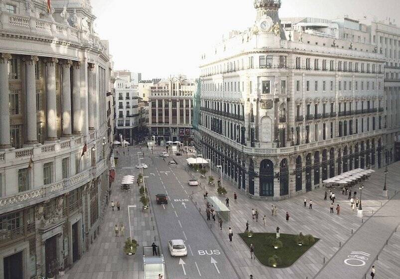 デラックスルーム, Regina