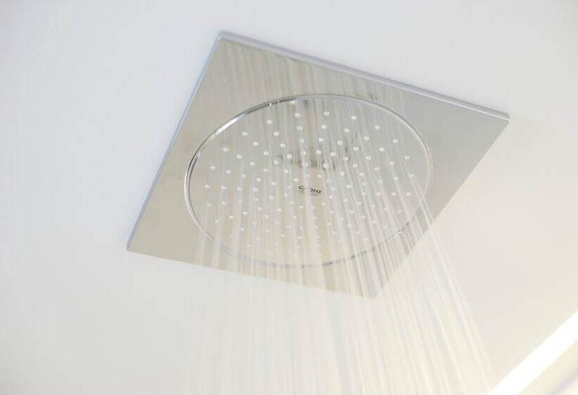 デラックスルーム, Regina