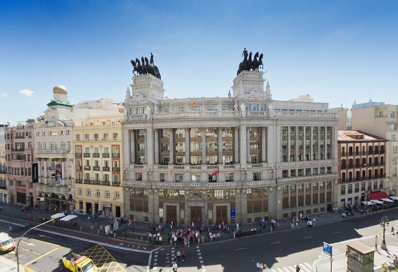 ペントハウスルーム, Regina