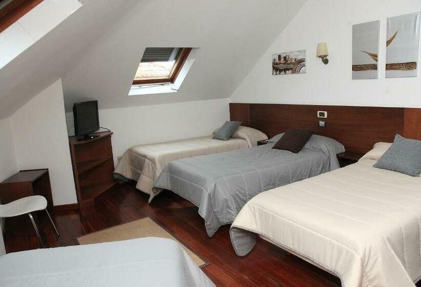 四人标准间, Restaurante Rúas