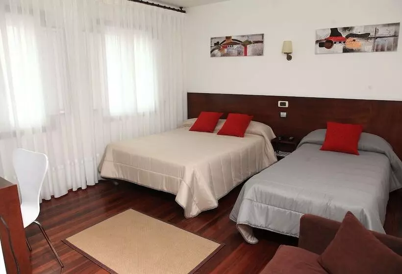 اتاق استاندارد, Restaurante Rúas