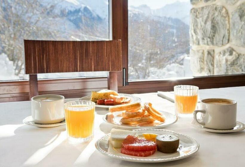 Quarto Quádruplo Estandar, Snö Hotel Formigal