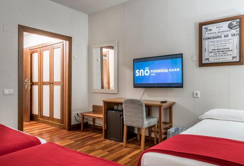 Quarto Triplo Estandar, Snö Hotel Formigal