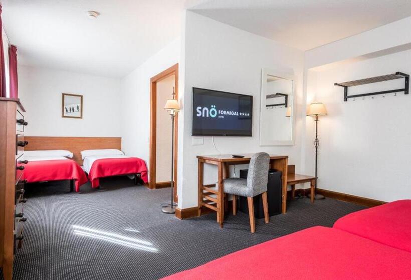 Четырехместный Номер Стандарт, Snö Hotel Formigal
