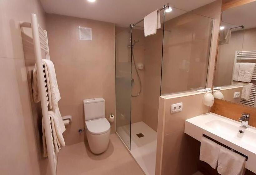 اتاق سوپریور, Urogallo