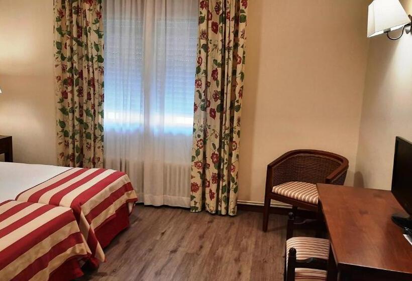 اتاق سوپریور, Urogallo