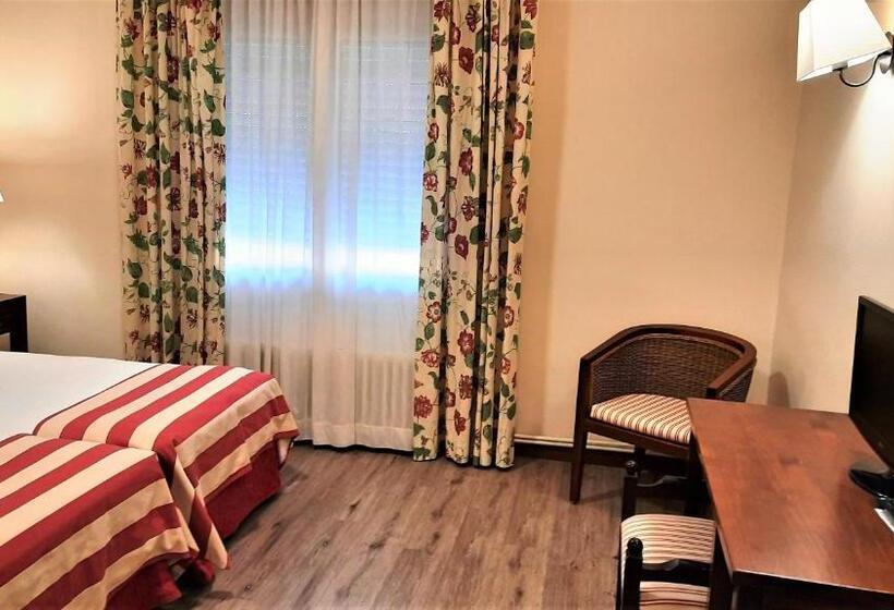 اتاق سوپریور, Urogallo