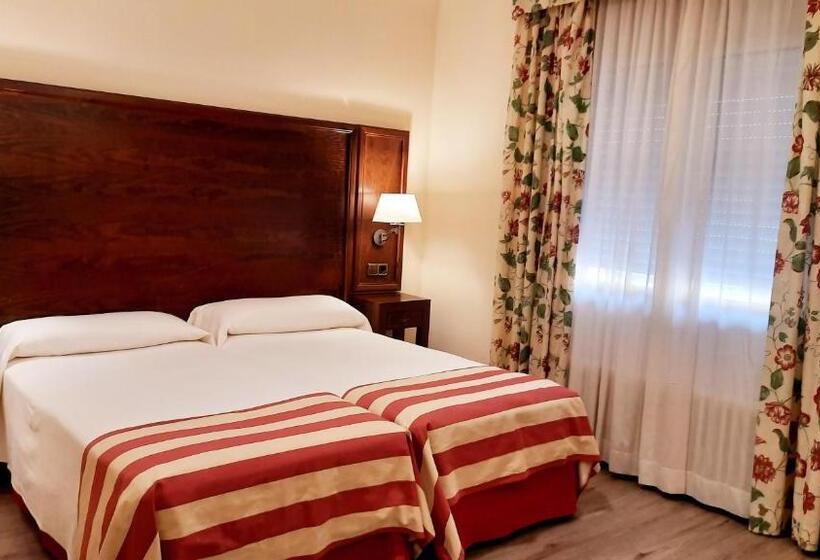 اتاق سوپریور, Urogallo