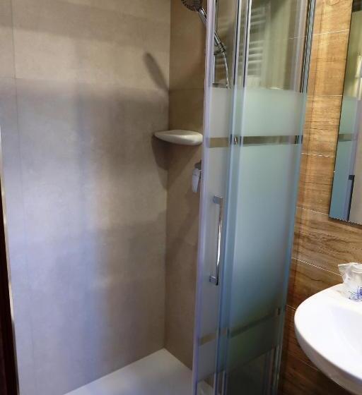 اتاق عادی یک تخته, Urogallo