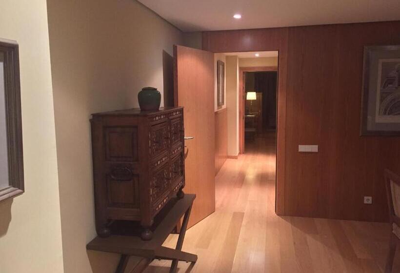 جناح جونيور, Parador De Salamanca