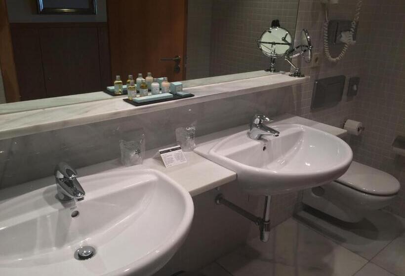 جناح جونيور, Parador De Salamanca