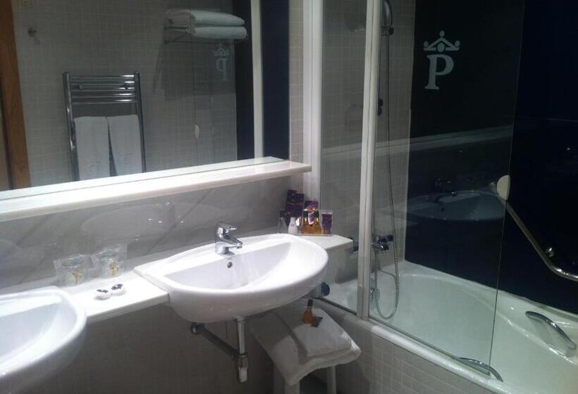 غرفة قياسية, Parador De Salamanca