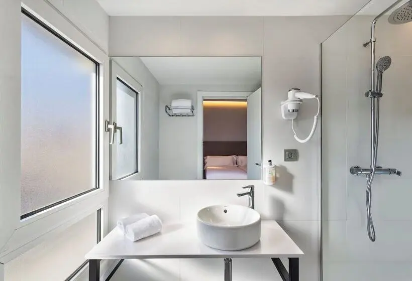 اتاق استاندارد, B&b Hotel Tarragona Centro Urbis